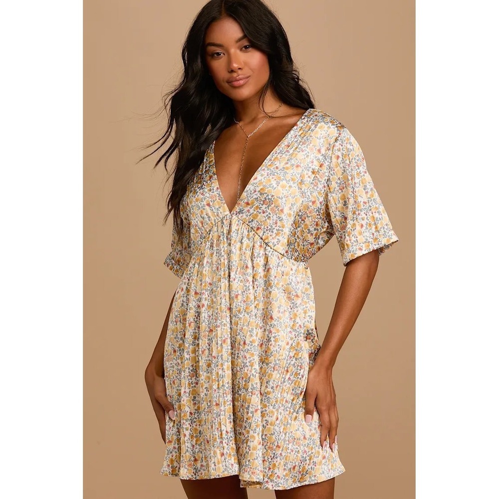 Lulus White Gold Satin Pleated Floral Babydoll Express Yourself Mini Dress Sz L
